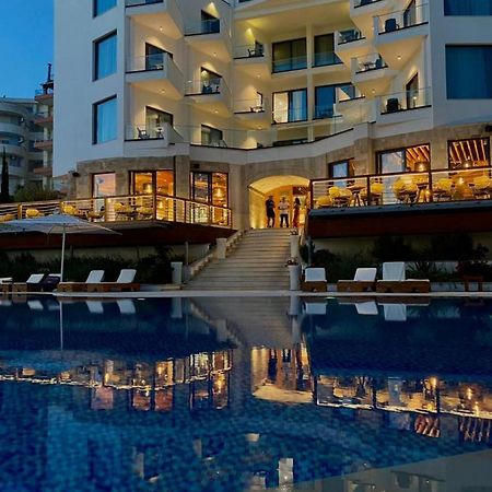 Harbour Hotel Sarandë エクステリア 写真
