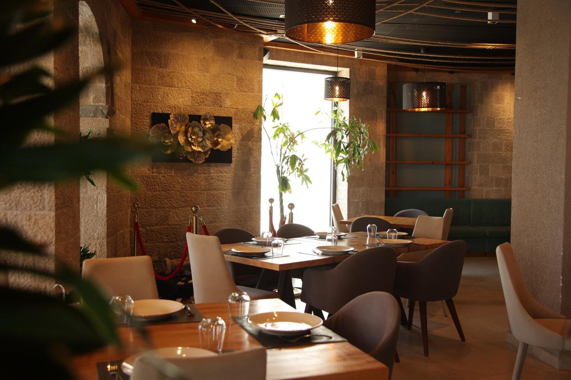 Harbour Hotel Sarandë エクステリア 写真
