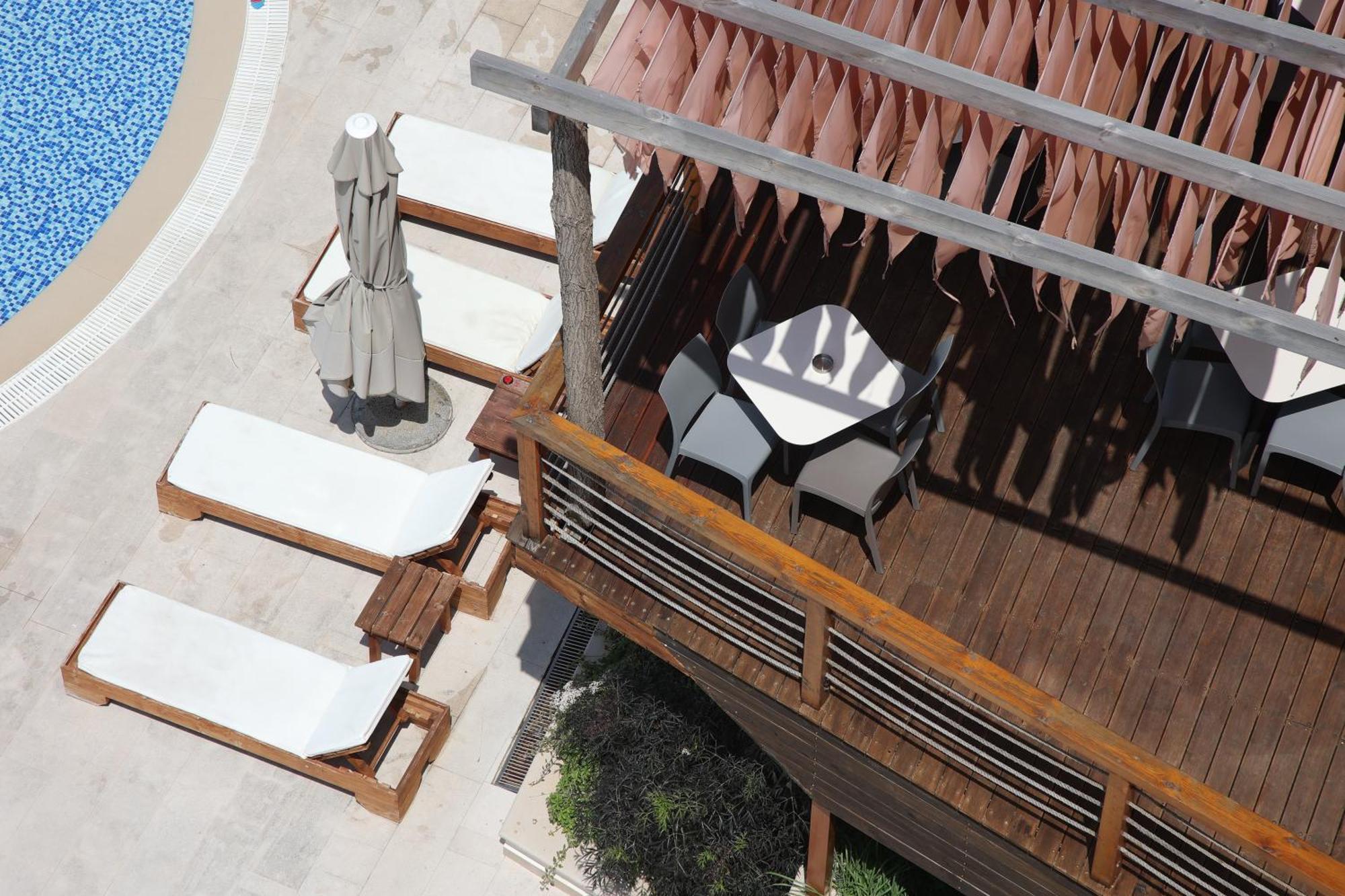 Harbour Hotel Sarandë エクステリア 写真