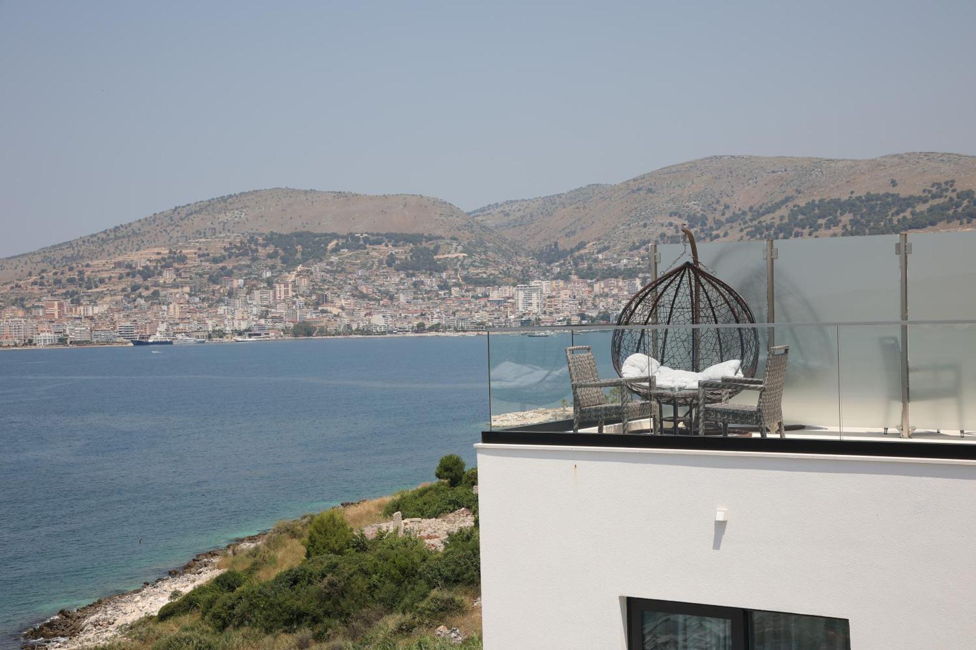 Harbour Hotel Sarandë エクステリア 写真