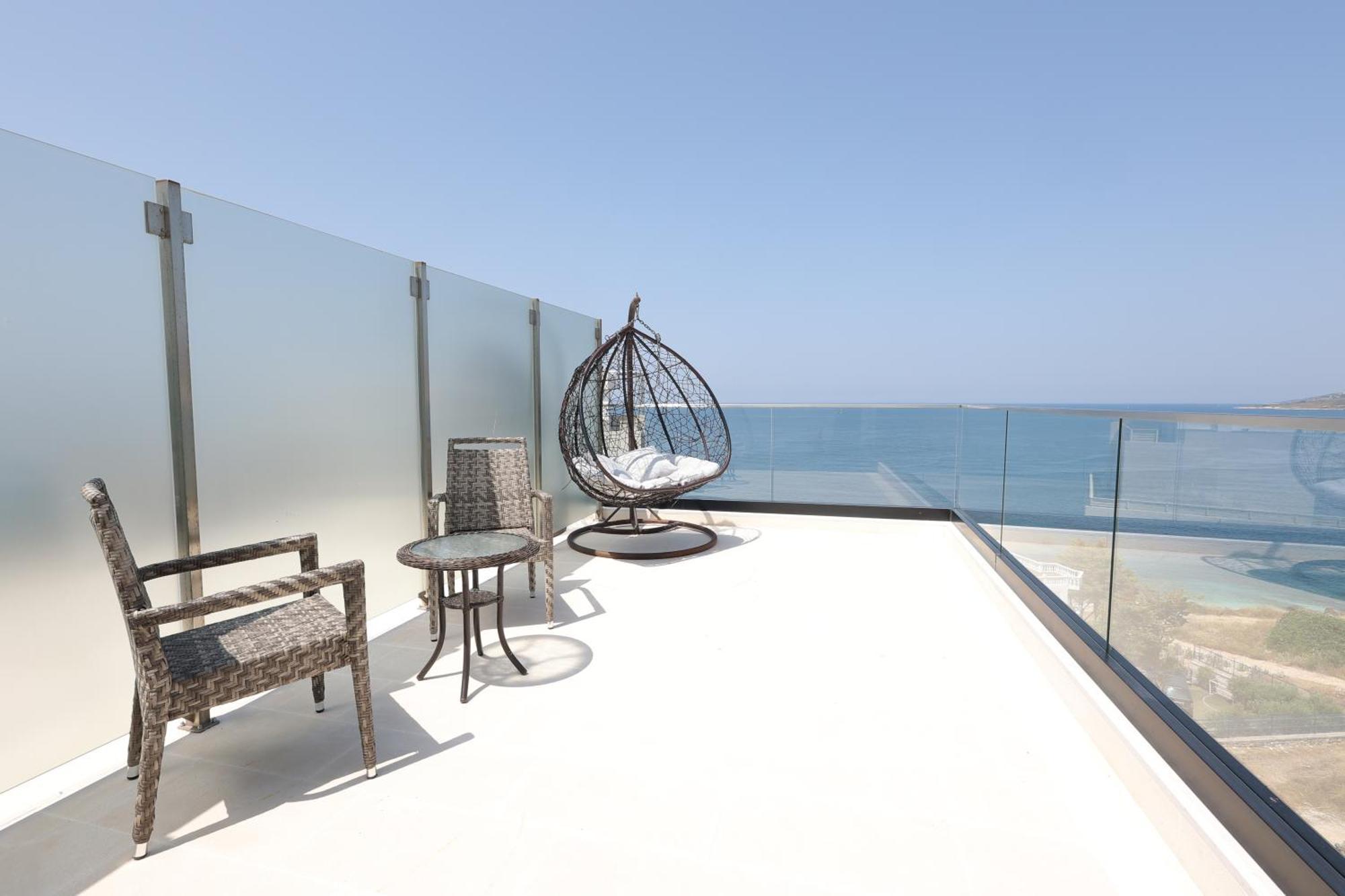 Harbour Hotel Sarandë エクステリア 写真