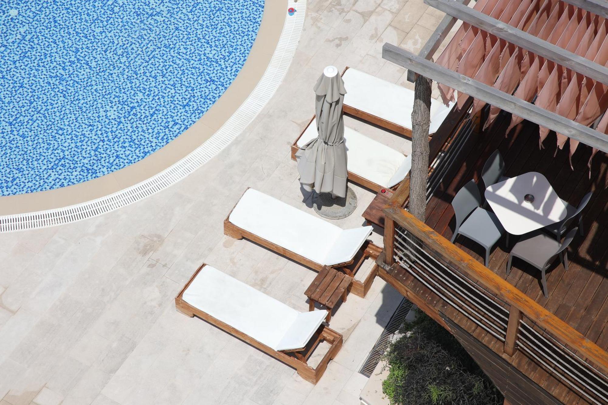 Harbour Hotel Sarandë エクステリア 写真