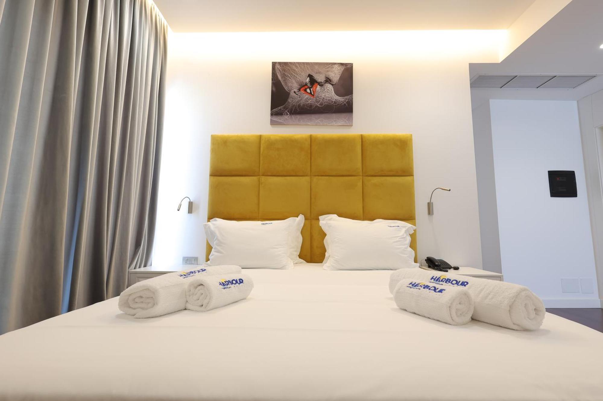Harbour Hotel Sarandë エクステリア 写真